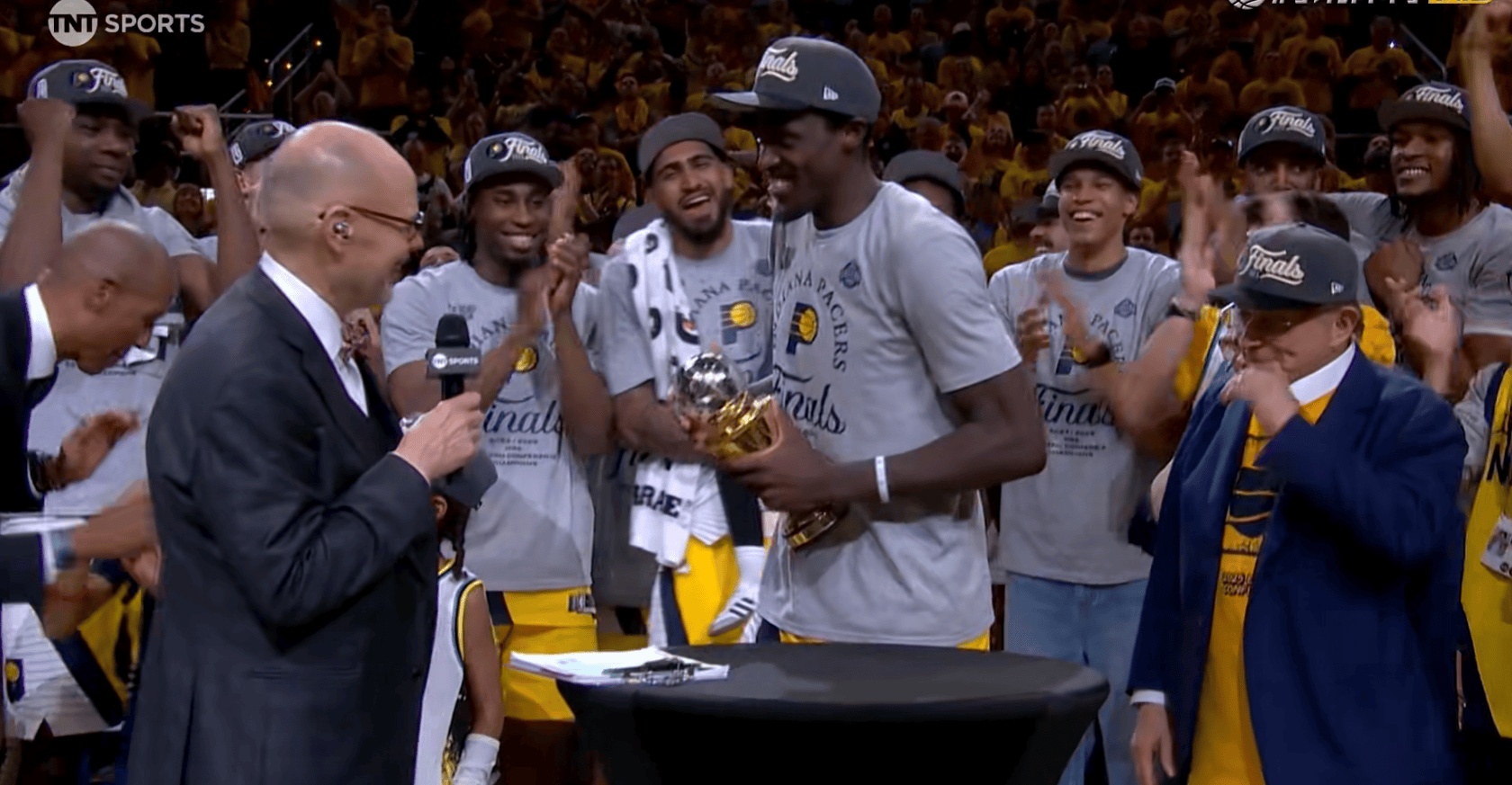 大争议！ Halliburton 4-5 Siakam 错过了东部决赛的MVP 即使在获得奖项时也没有机会讲话