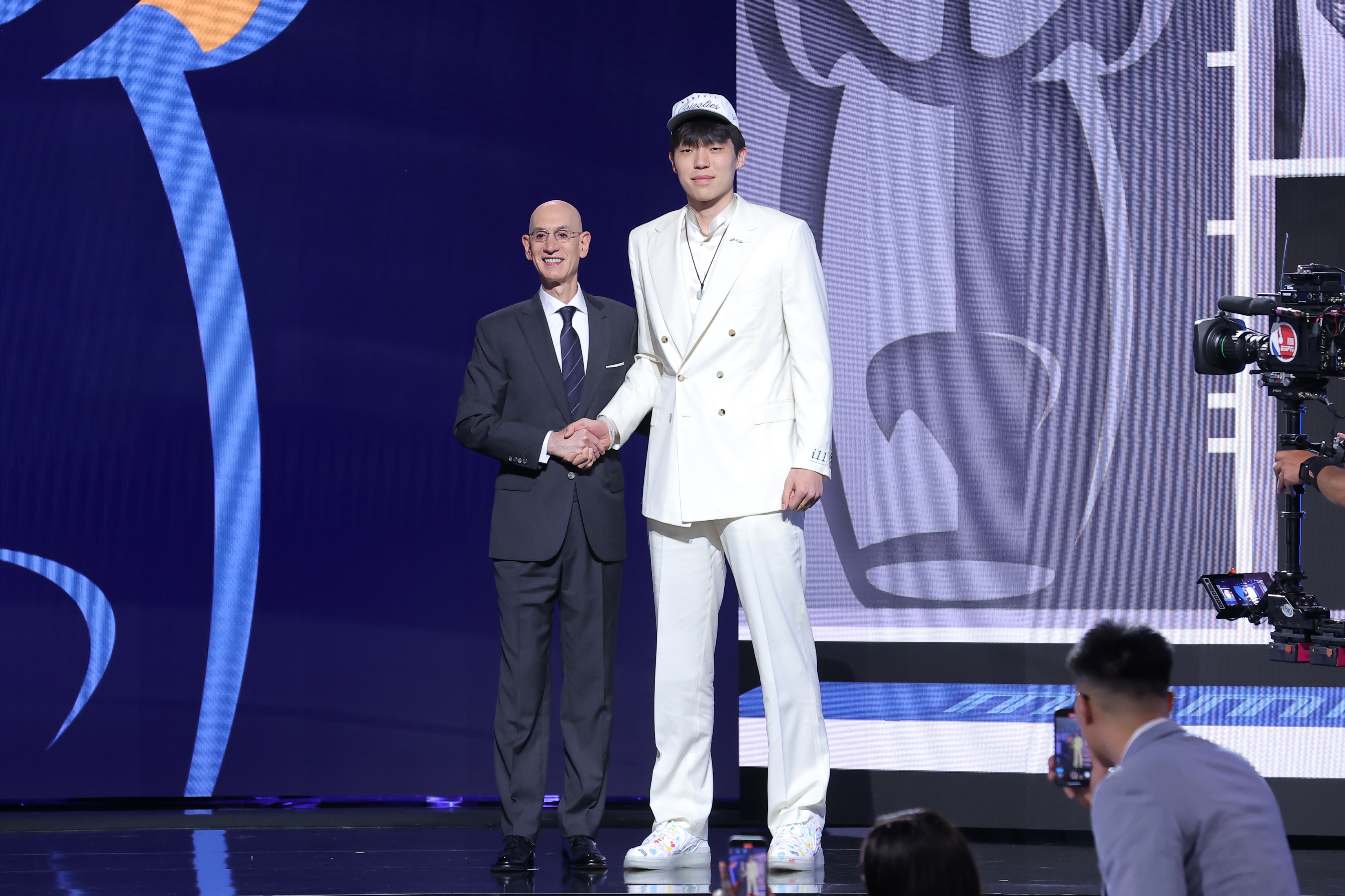 Trail Blazers选择Yang Hansen的第16顺位 第九名中国球员选择